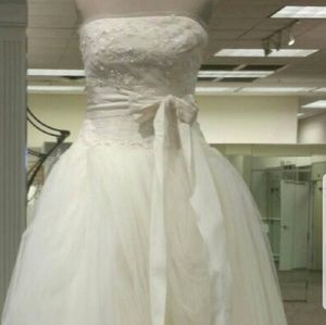 Vera Wang Wedding Dress